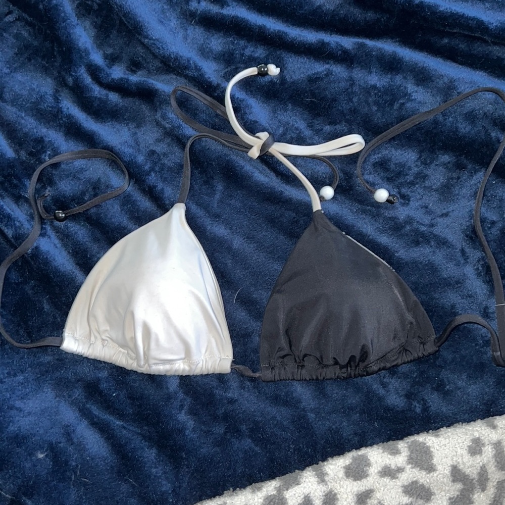 Victoria’s Secret color block bikini top